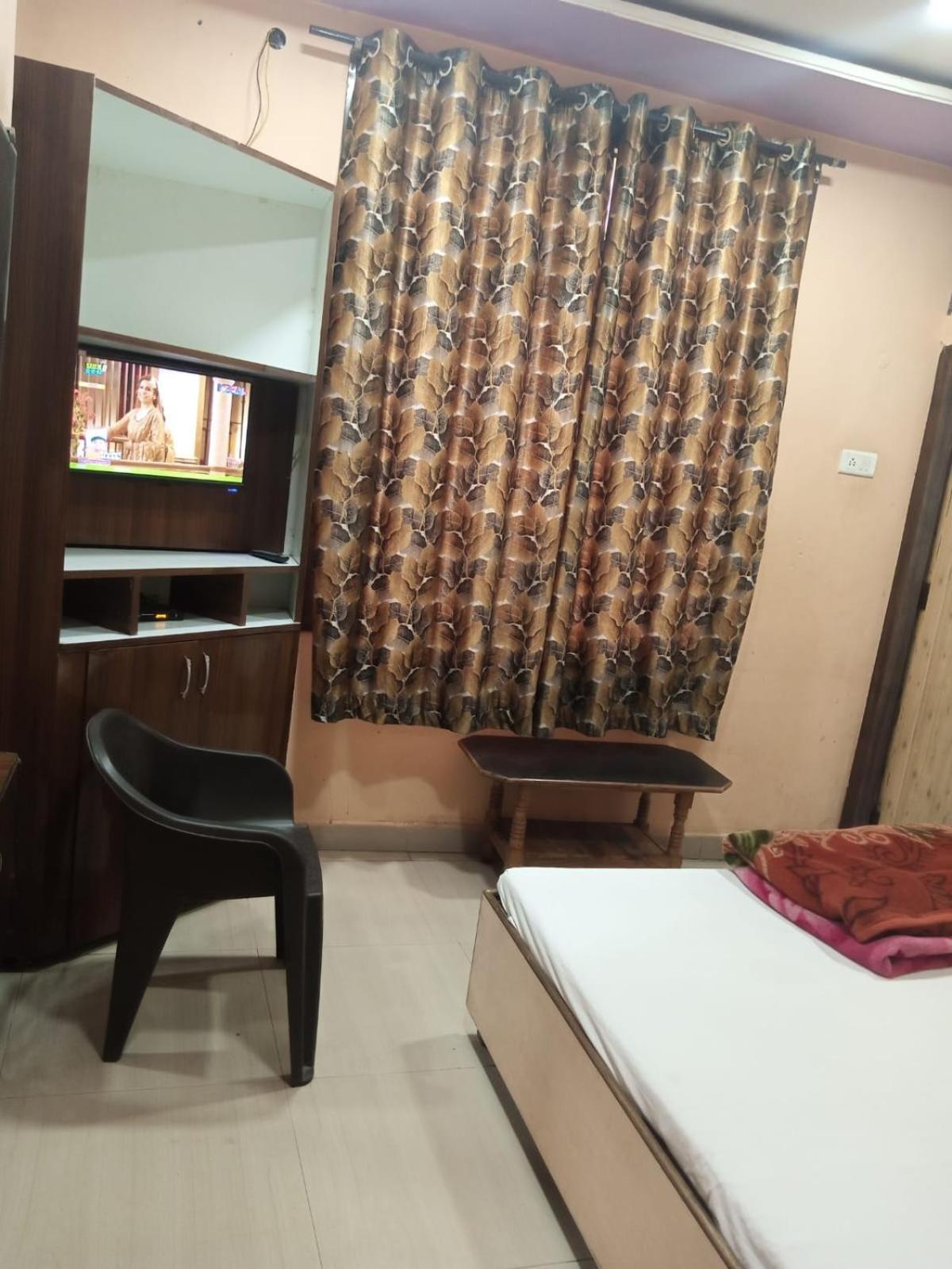 Hotel Thakur Ji Бхопал Экстерьер фото