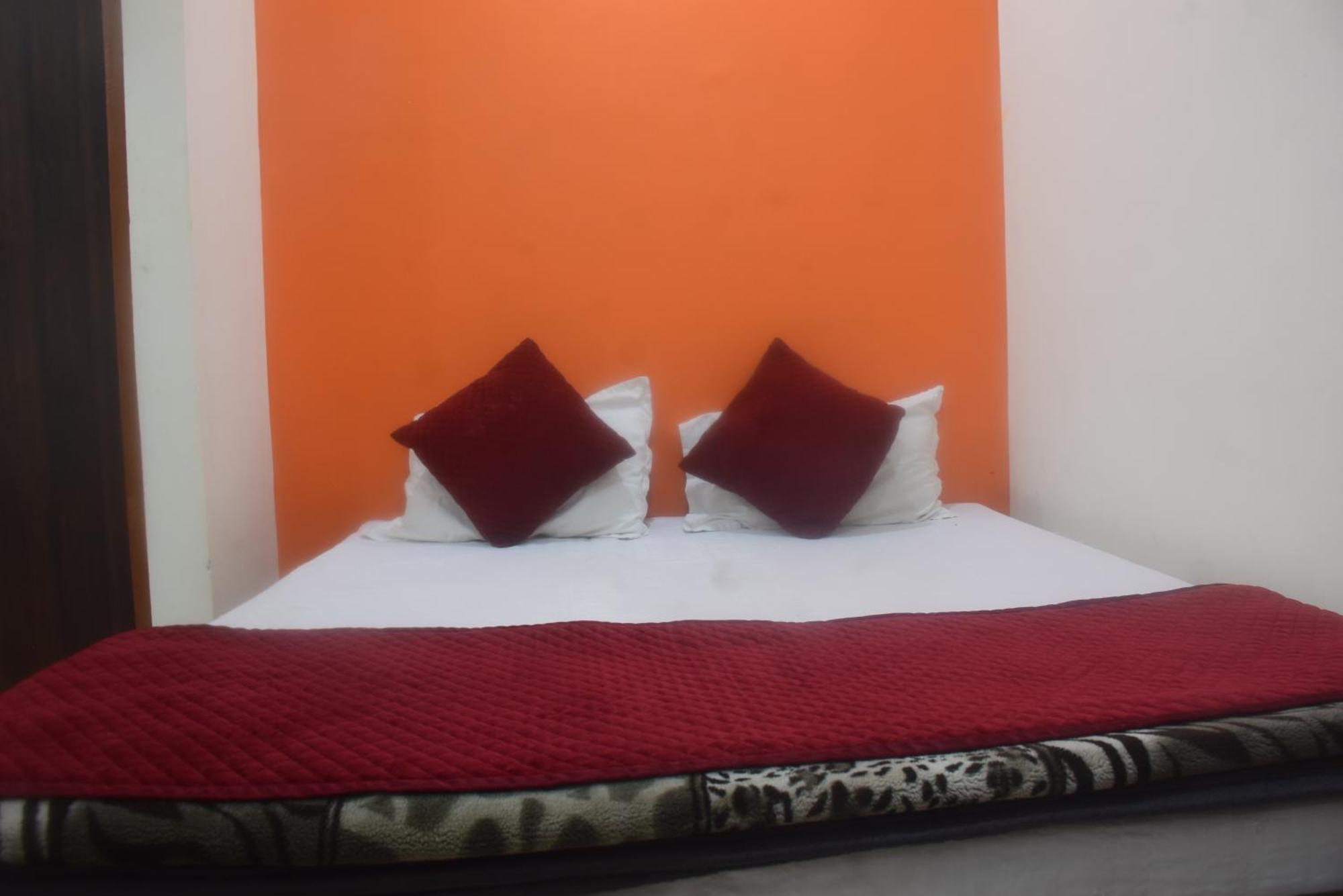Hotel Thakur Ji Бхопал Экстерьер фото