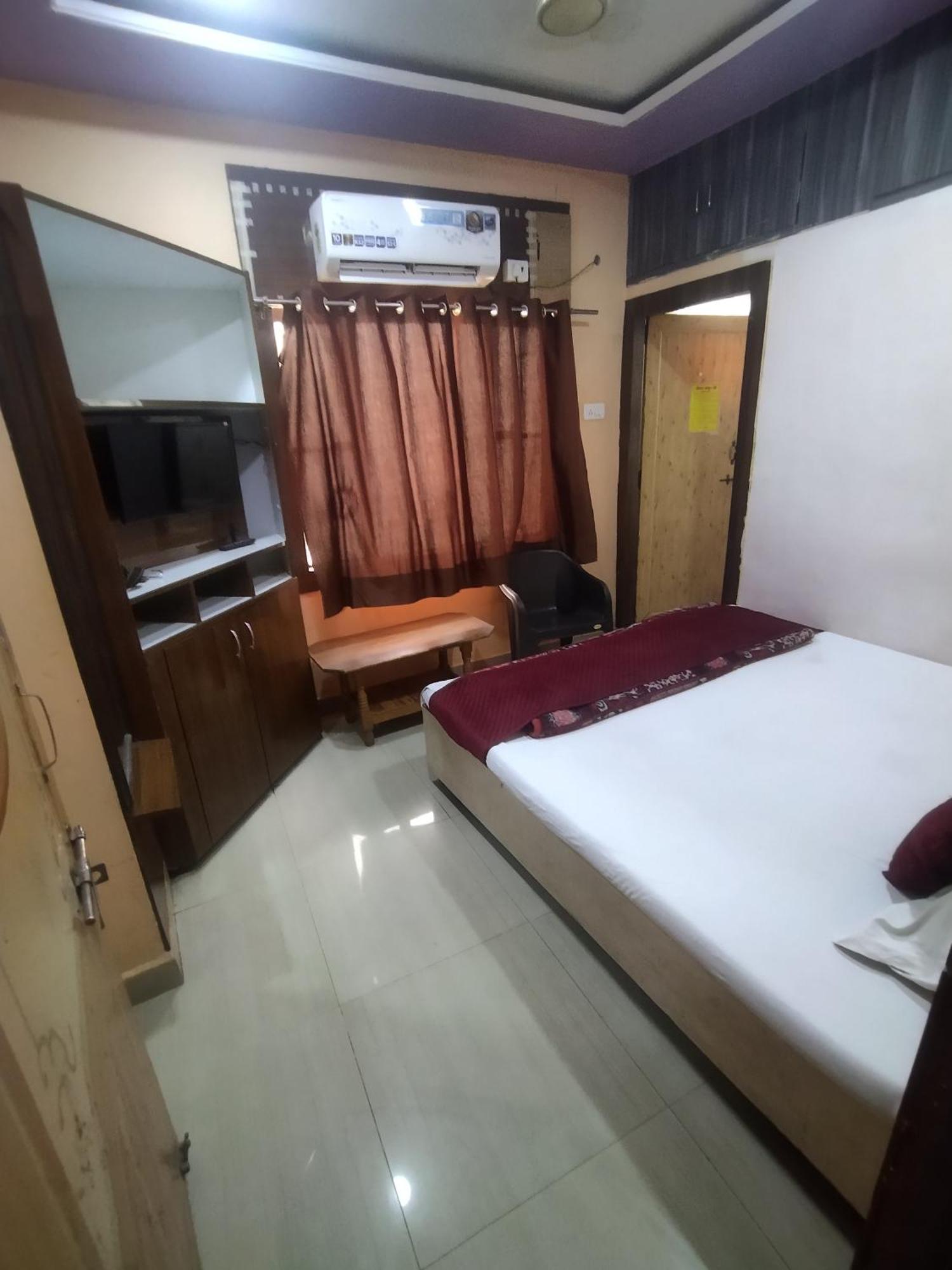 Hotel Thakur Ji Бхопал Экстерьер фото