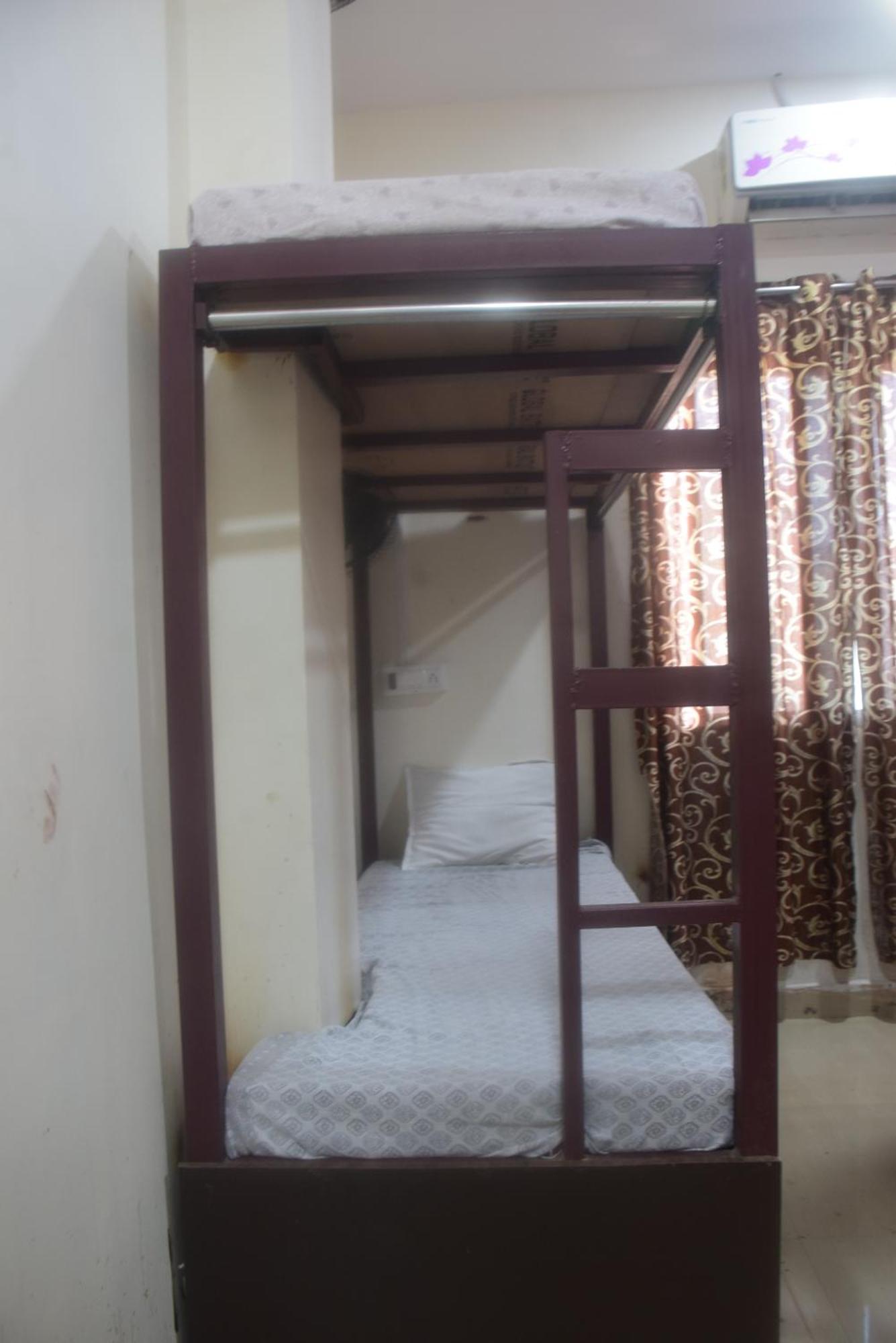 Hotel Thakur Ji Бхопал Экстерьер фото