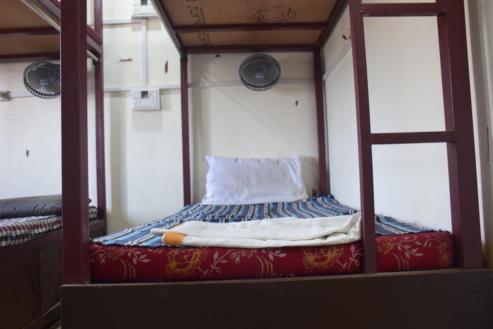 Hotel Thakur Ji Бхопал Экстерьер фото
