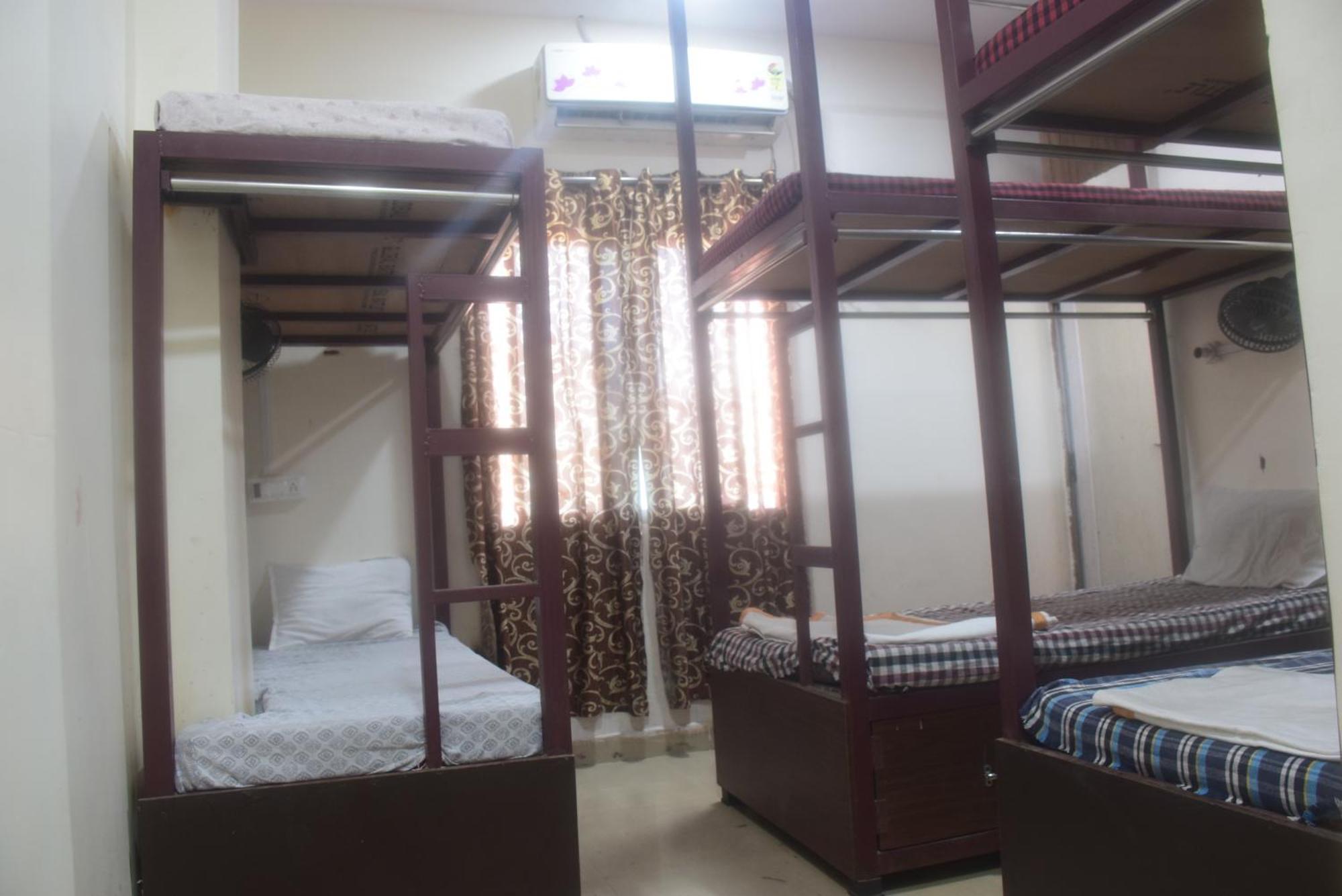 Hotel Thakur Ji Бхопал Экстерьер фото