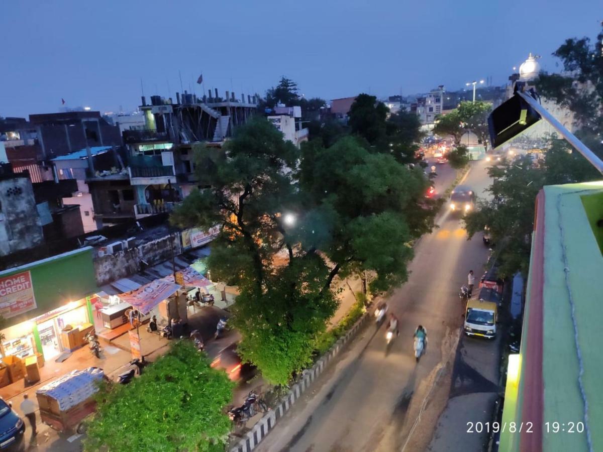 Hotel Thakur Ji Бхопал Экстерьер фото