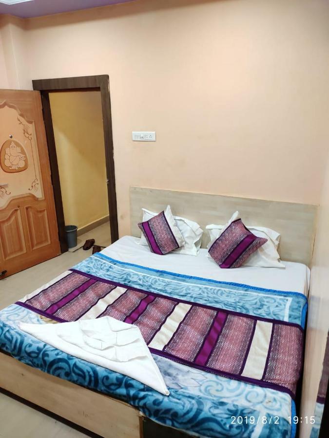 Hotel Thakur Ji Бхопал Экстерьер фото