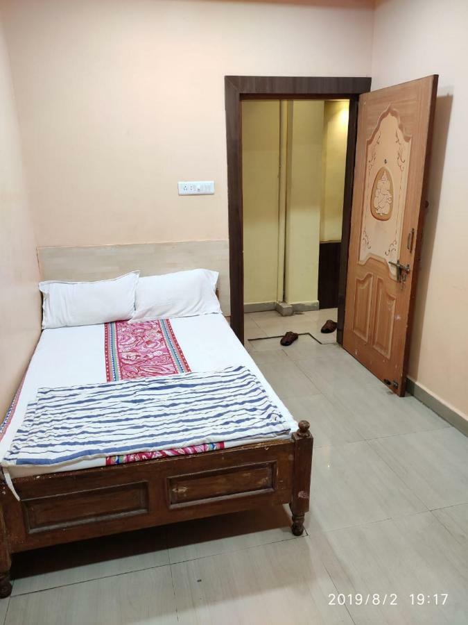 Hotel Thakur Ji Бхопал Экстерьер фото