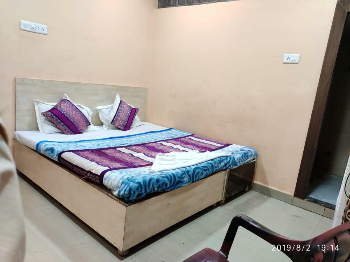 Hotel Thakur Ji Бхопал Экстерьер фото