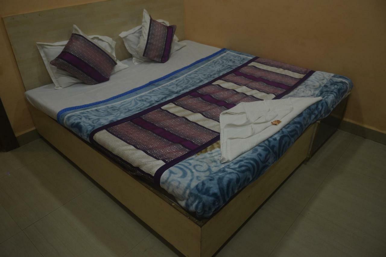 Hotel Thakur Ji Бхопал Экстерьер фото
